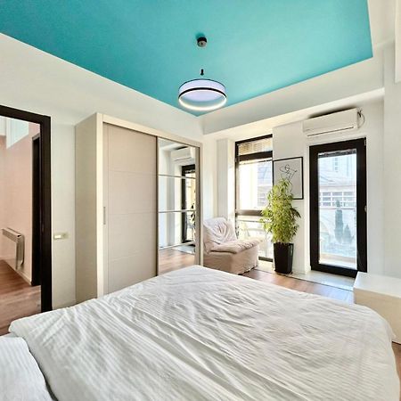 City Center - Next To Holiday Inn -2Br Apartment Tbilisi Ngoại thất bức ảnh