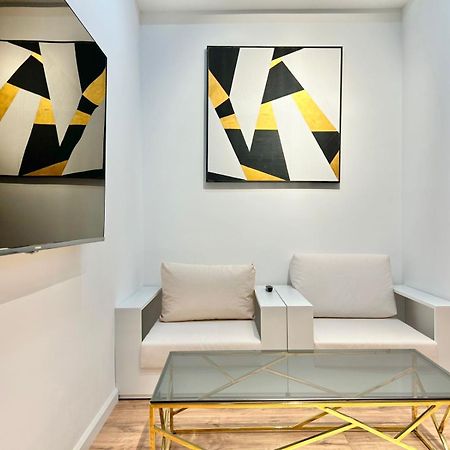 City Center - Next To Holiday Inn -2Br Apartment Tbilisi Ngoại thất bức ảnh