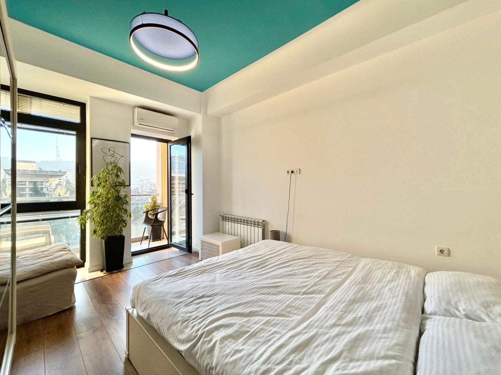 City Center - Next To Holiday Inn -2Br Apartment Tbilisi Ngoại thất bức ảnh