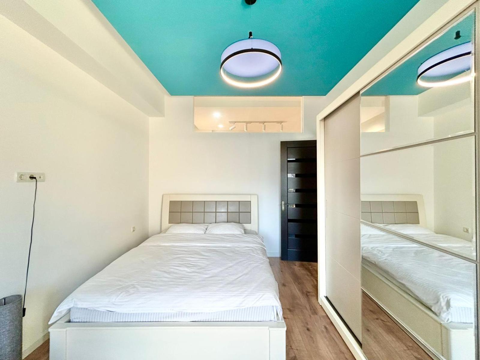 City Center - Next To Holiday Inn -2Br Apartment Tbilisi Ngoại thất bức ảnh