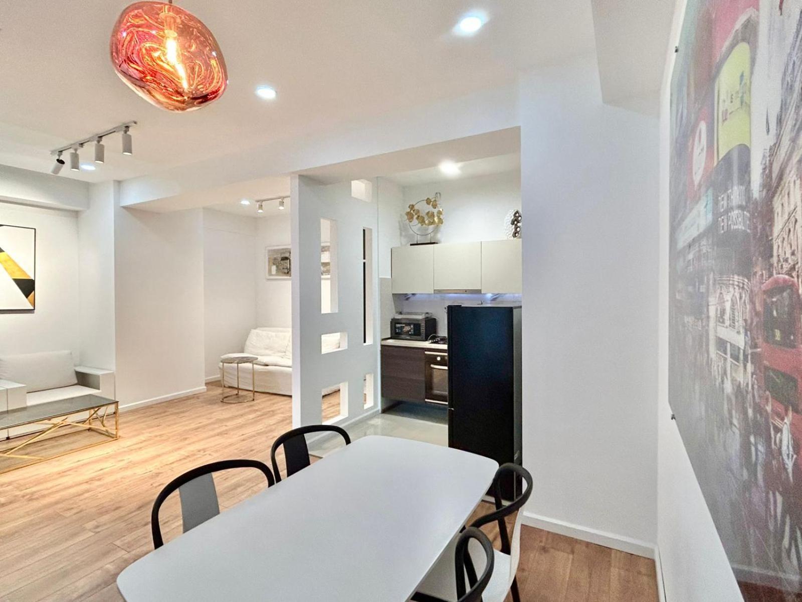 City Center - Next To Holiday Inn -2Br Apartment Tbilisi Ngoại thất bức ảnh