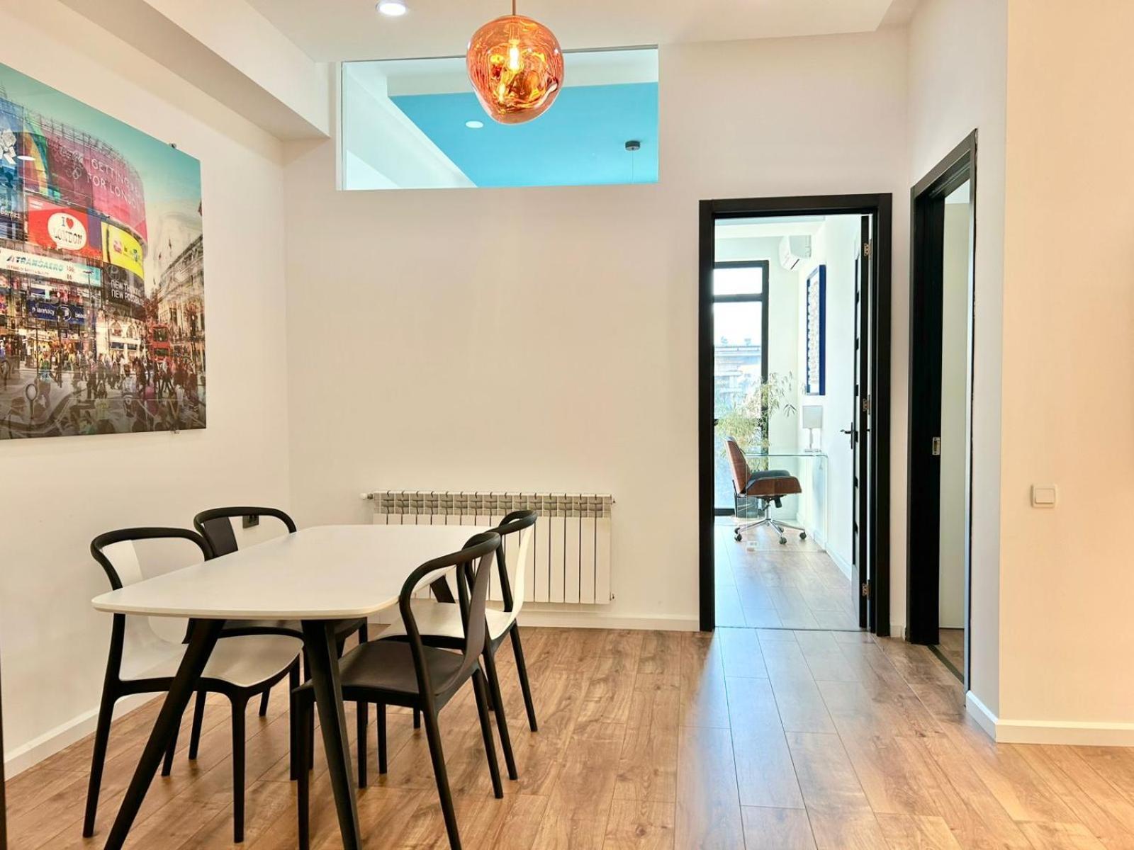 City Center - Next To Holiday Inn -2Br Apartment Tbilisi Ngoại thất bức ảnh
