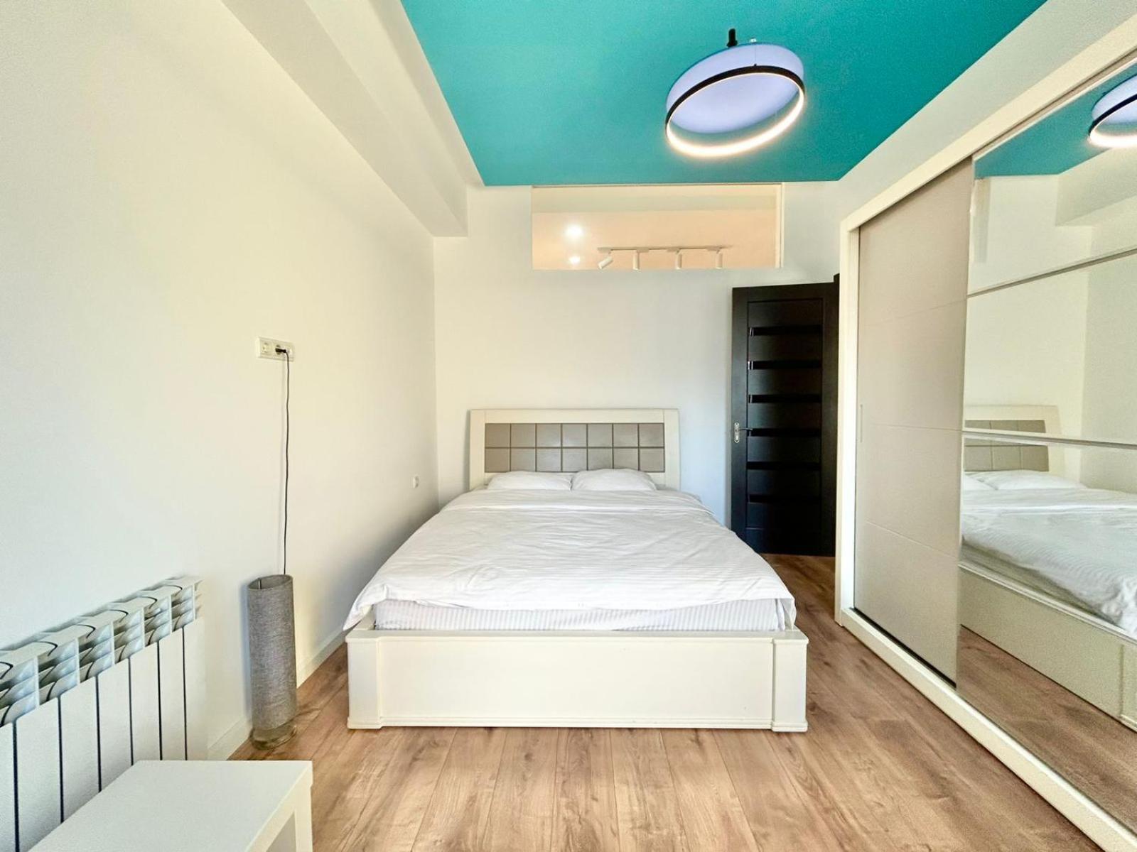 City Center - Next To Holiday Inn -2Br Apartment Tbilisi Ngoại thất bức ảnh