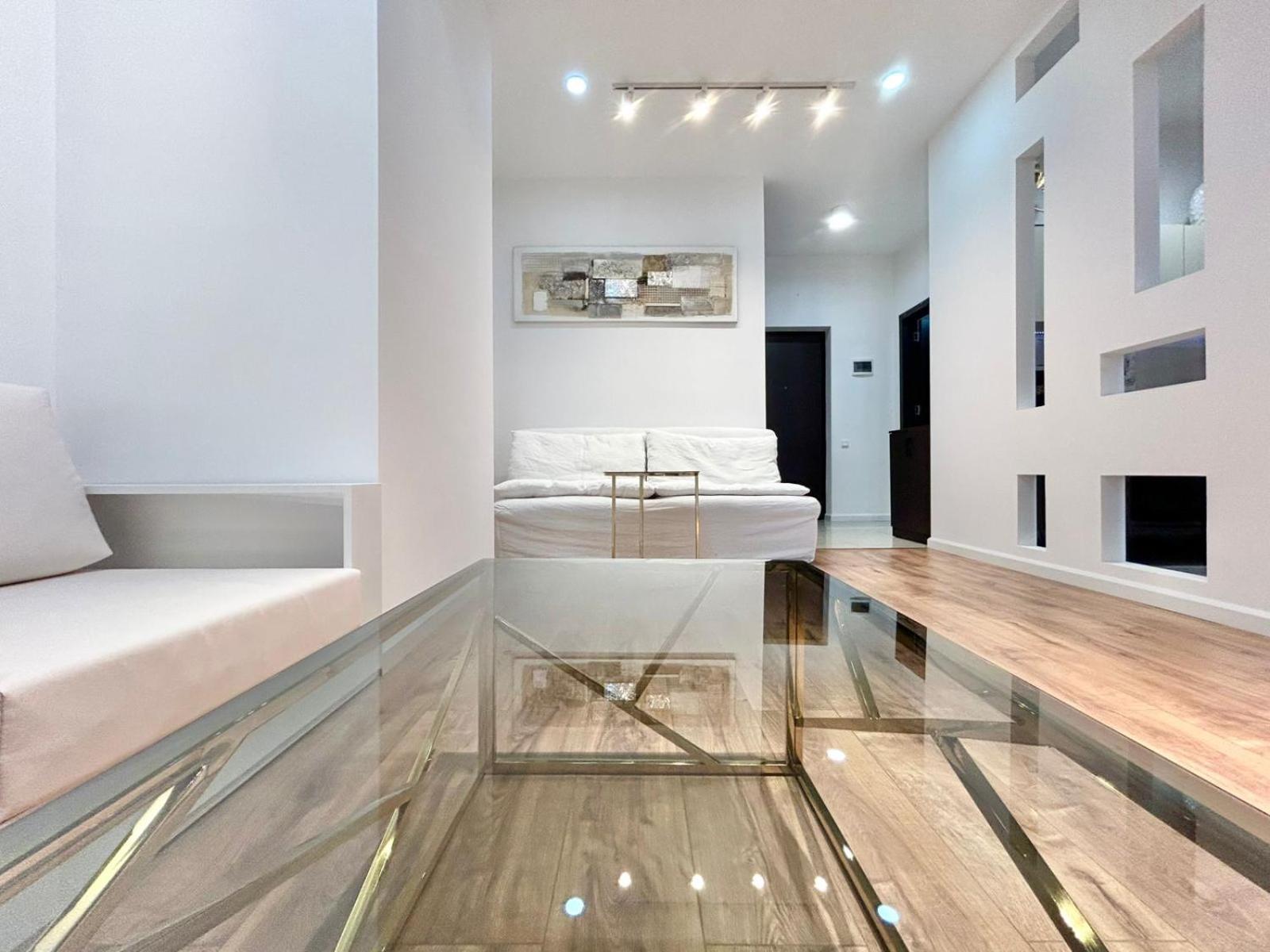 City Center - Next To Holiday Inn -2Br Apartment Tbilisi Ngoại thất bức ảnh