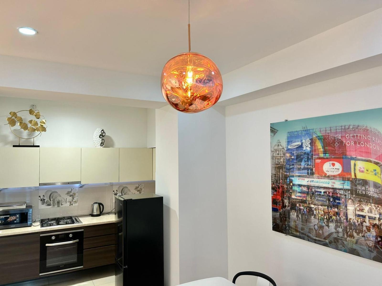 City Center - Next To Holiday Inn -2Br Apartment Tbilisi Ngoại thất bức ảnh