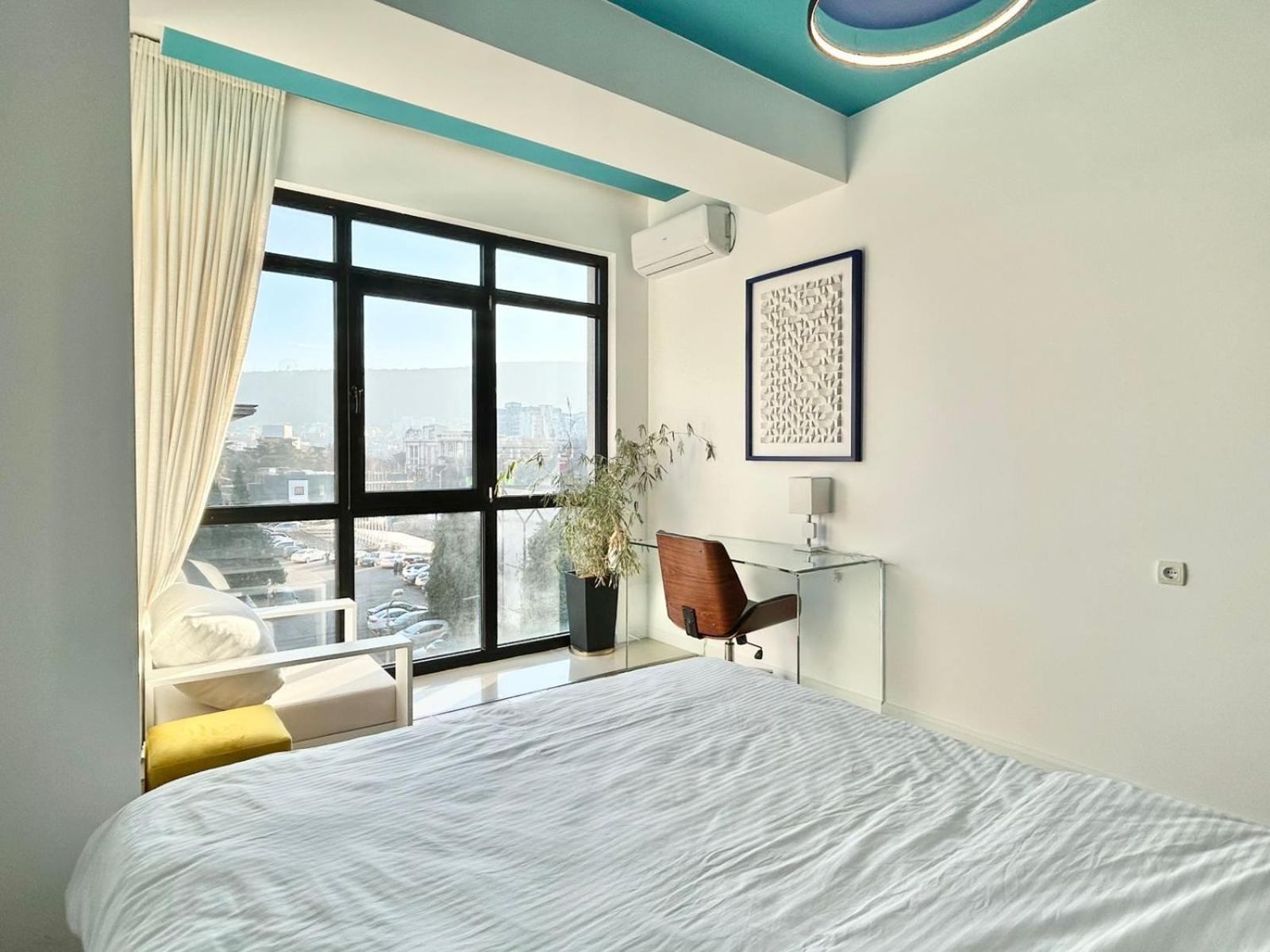 City Center - Next To Holiday Inn -2Br Apartment Tbilisi Ngoại thất bức ảnh