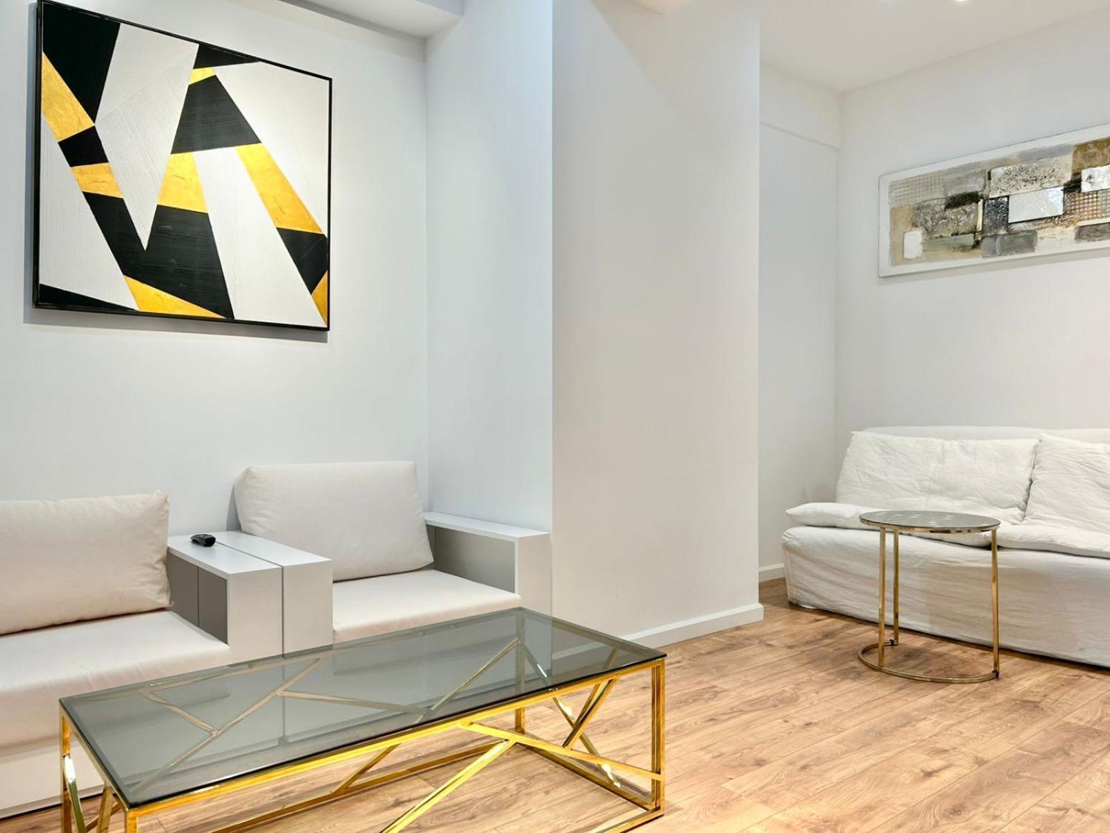 City Center - Next To Holiday Inn -2Br Apartment Tbilisi Ngoại thất bức ảnh