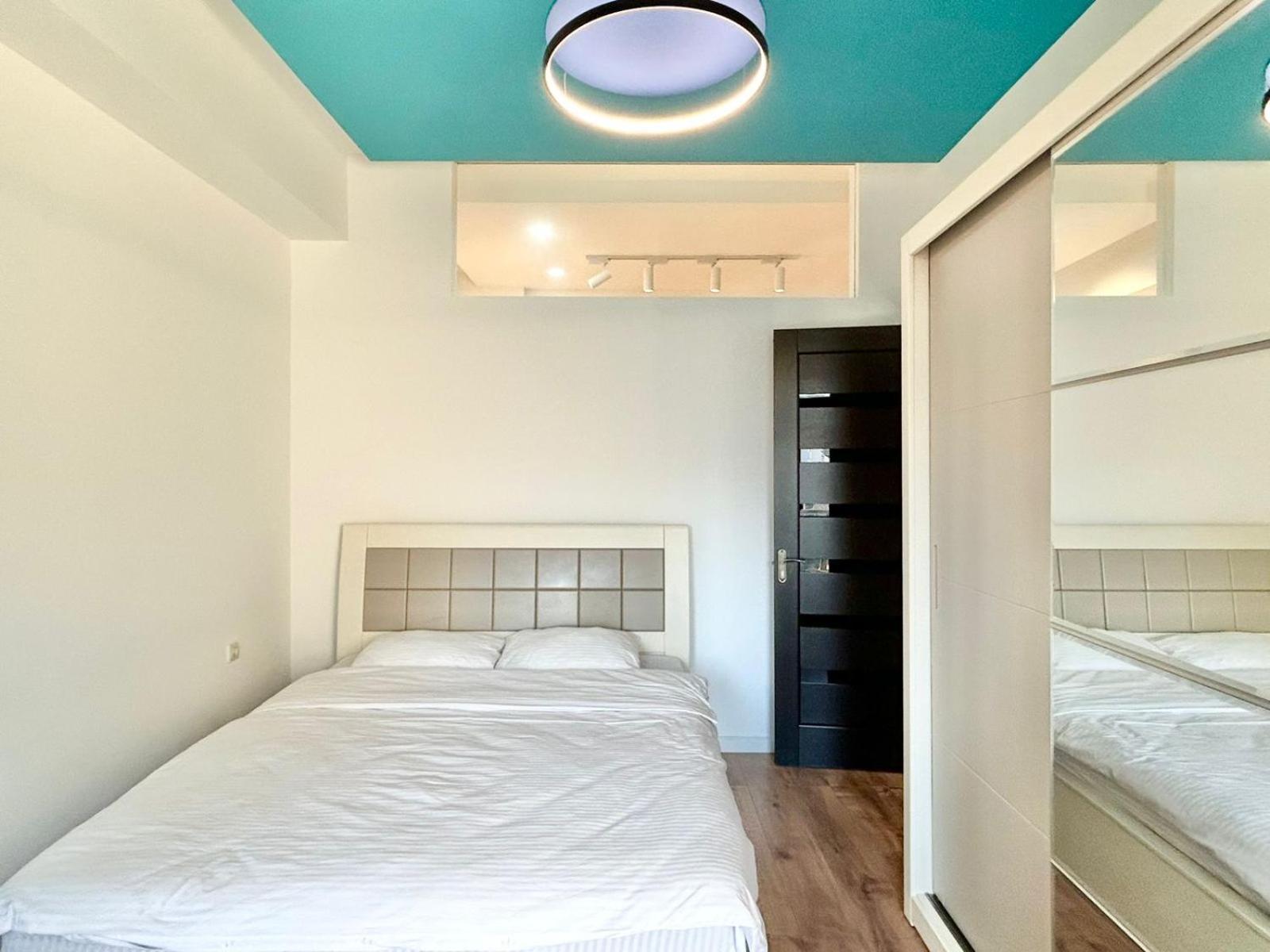 City Center - Next To Holiday Inn -2Br Apartment Tbilisi Ngoại thất bức ảnh
