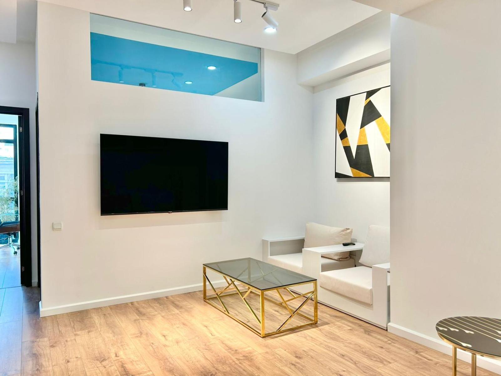 City Center - Next To Holiday Inn -2Br Apartment Tbilisi Ngoại thất bức ảnh